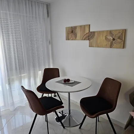 Frane Apartmán *